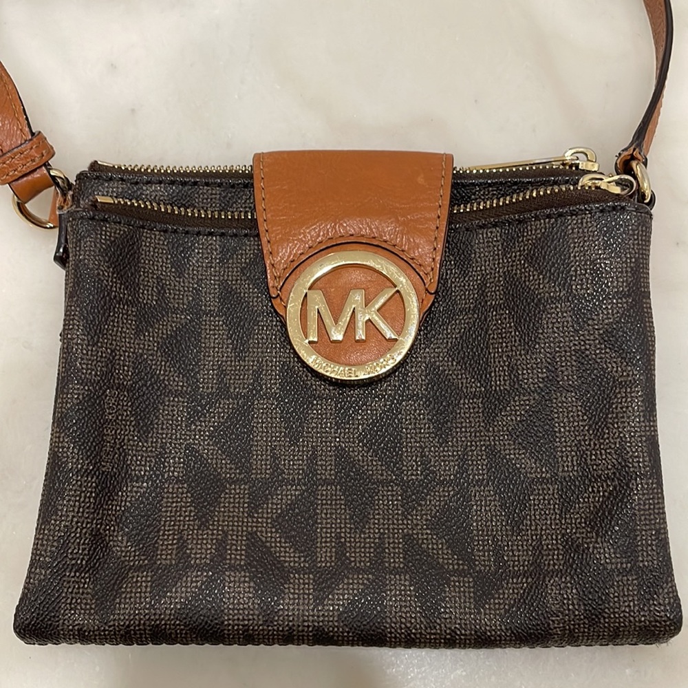 Michael Kors Crossbody purse